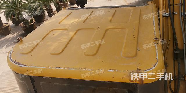 驾驶室顶部（整机外观）