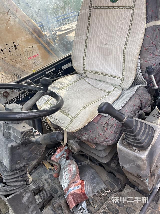 驾驶室整体（整机外观）