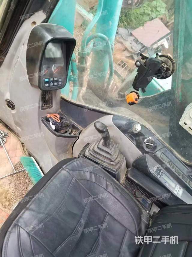 驾驶室整体（整机外观）