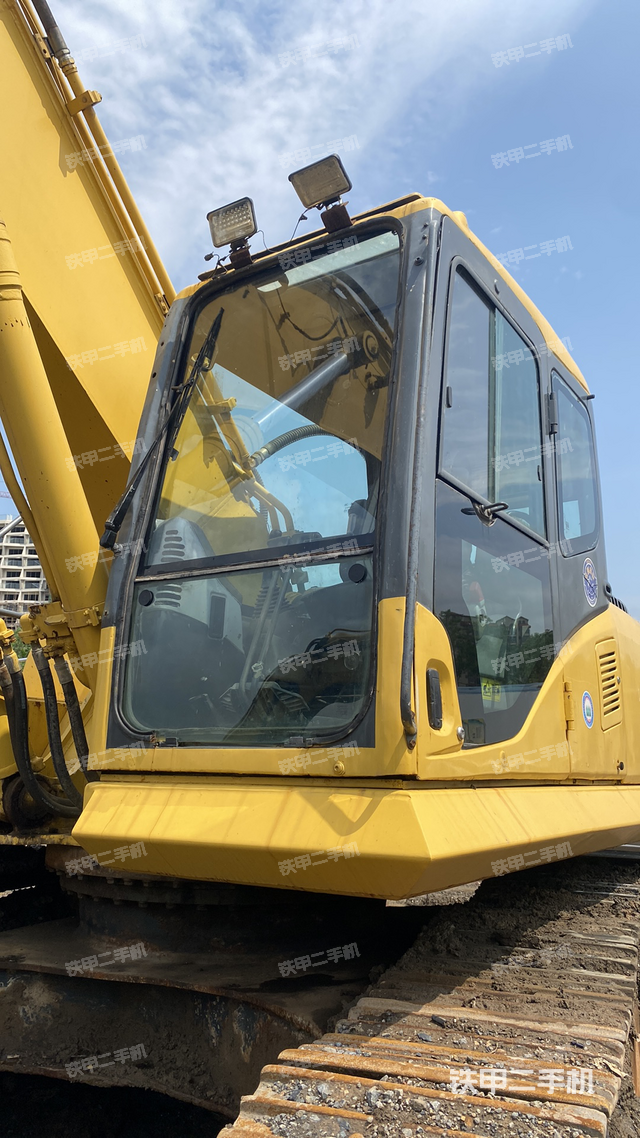 驾驶室整体（整机外观）