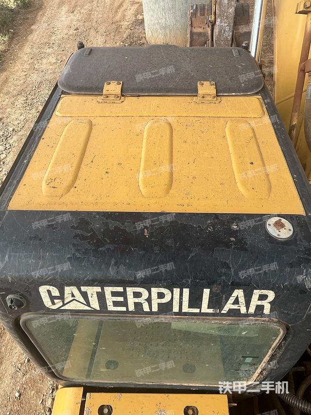 驾驶室顶部（整机外观）