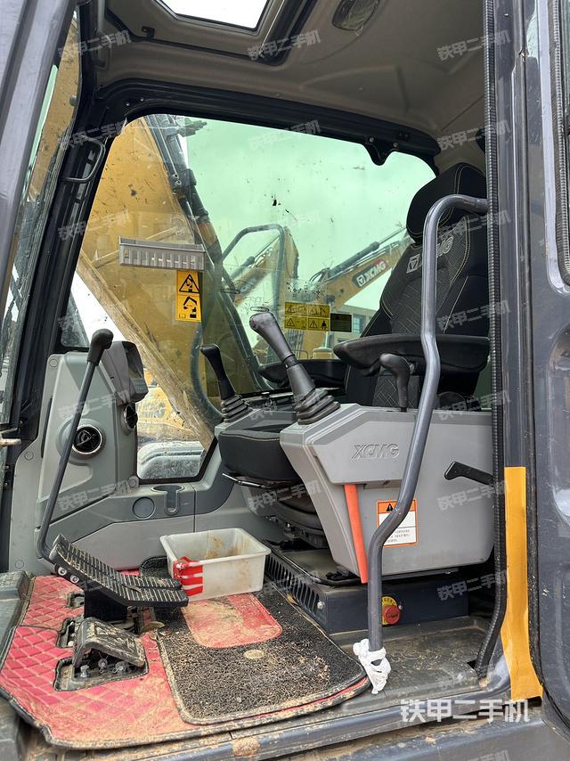 驾驶室整体（整机外观）