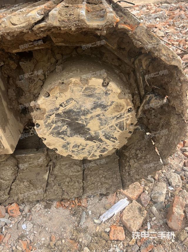 驾驶室顶部（整机外观）