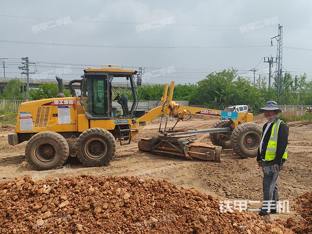 整机右侧（设备外观及核心部件）