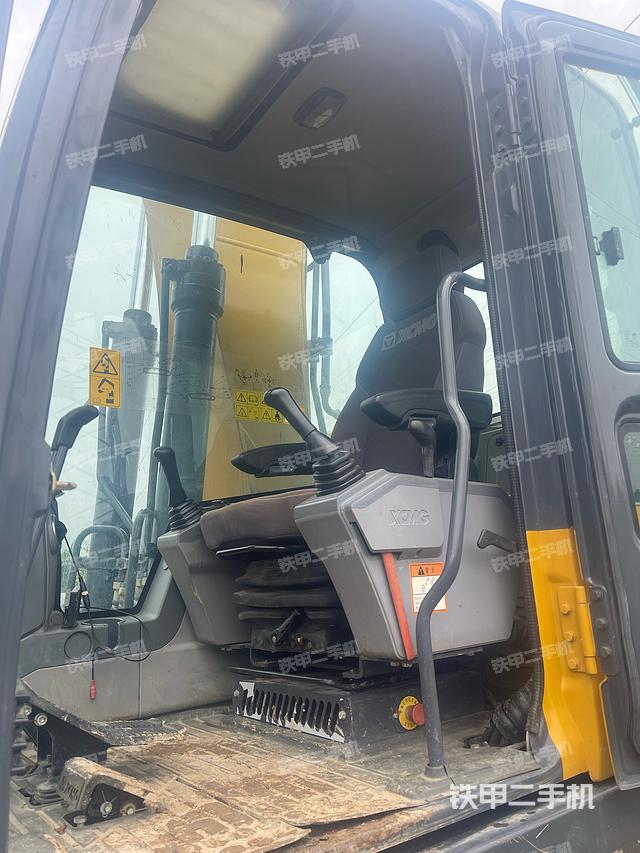 驾驶室整体（整机外观）