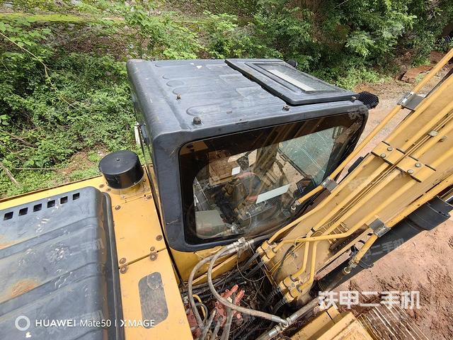 驾驶室顶部（整机外观）