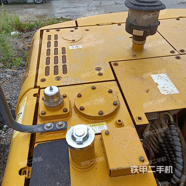 驾驶室顶部（整机外观）