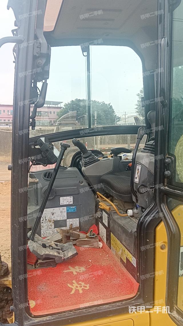 驾驶室整体（整机外观）