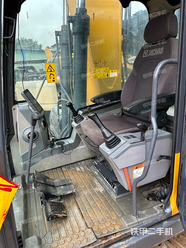 驾驶室整体（整机外观）