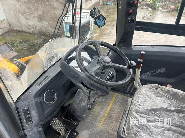 驾驶室工作台（整机外观及大件）