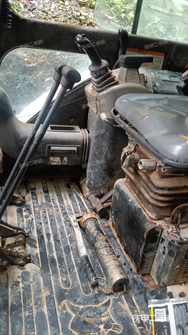 驾驶室整体（整机外观）