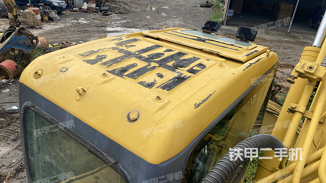 驾驶室顶部（整机外观）