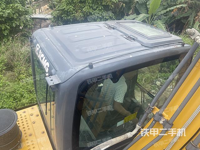 驾驶室顶部（整机外观）