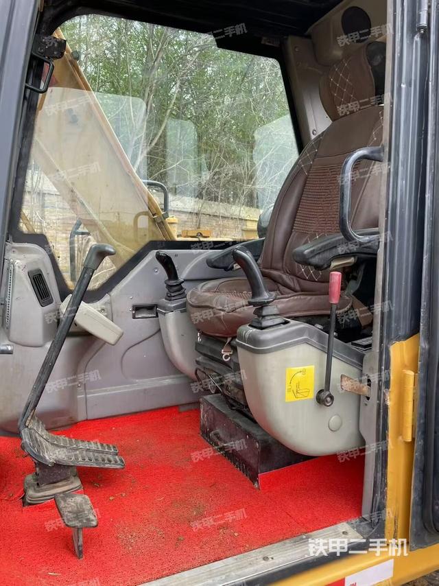 驾驶室整体（整机外观）