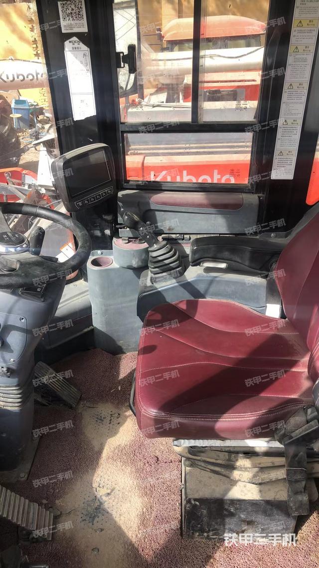 駕駛室工作臺（整機外觀及大件）