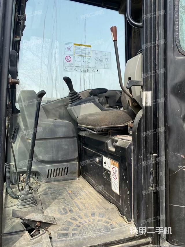 驾驶室整体（整机外观）