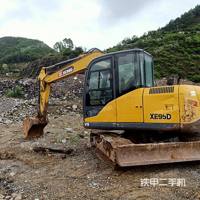 单侧履带整体（整机外观）