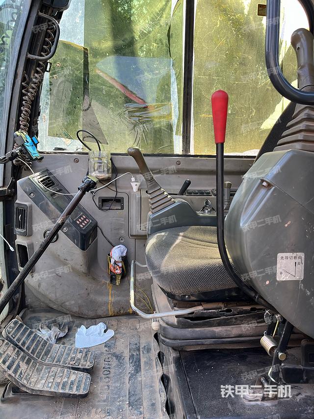 驾驶室整体（整机外观）