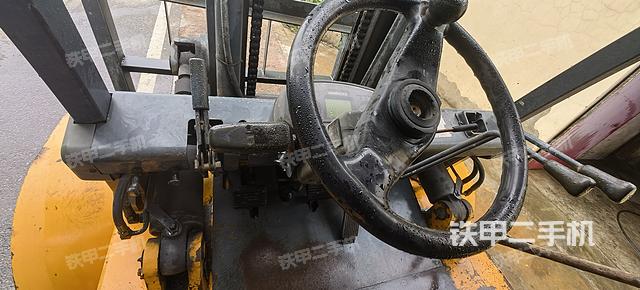 驾驶室操作台（设备外观及核心部件）