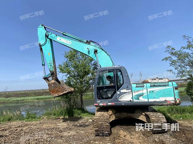 神钢SK210LC-8挖掘机