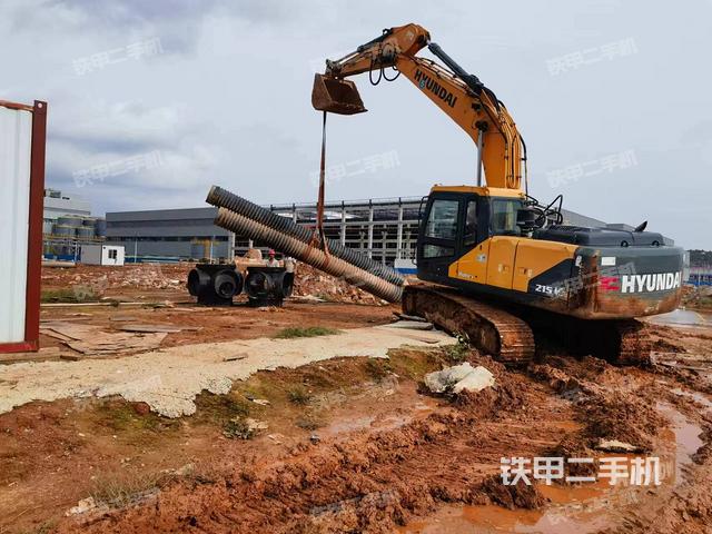 现代R215LVS挖掘机