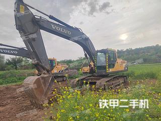 济南沃尔沃EC240B挖掘机实拍图片