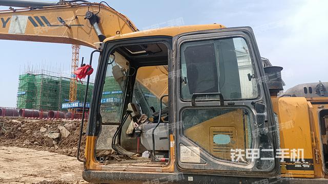 驾驶室整体（整机外观）