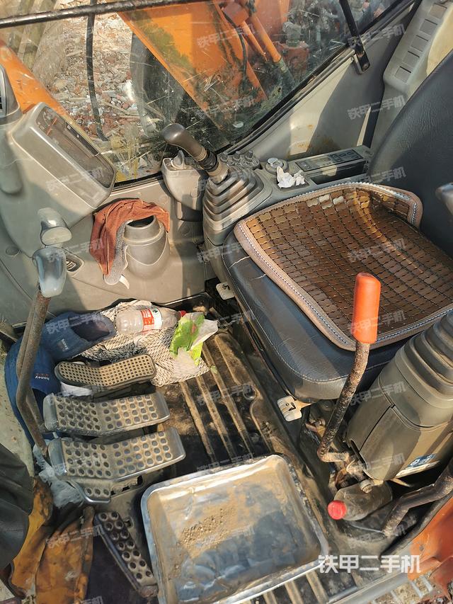 驾驶室整体（整机外观）