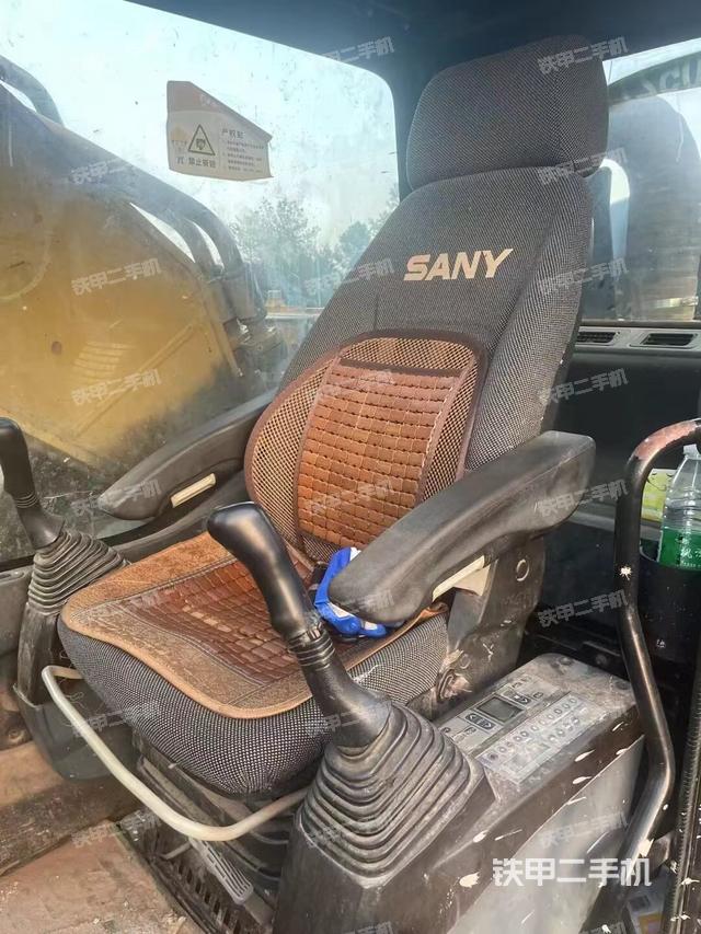 驾驶室整体（整机外观）