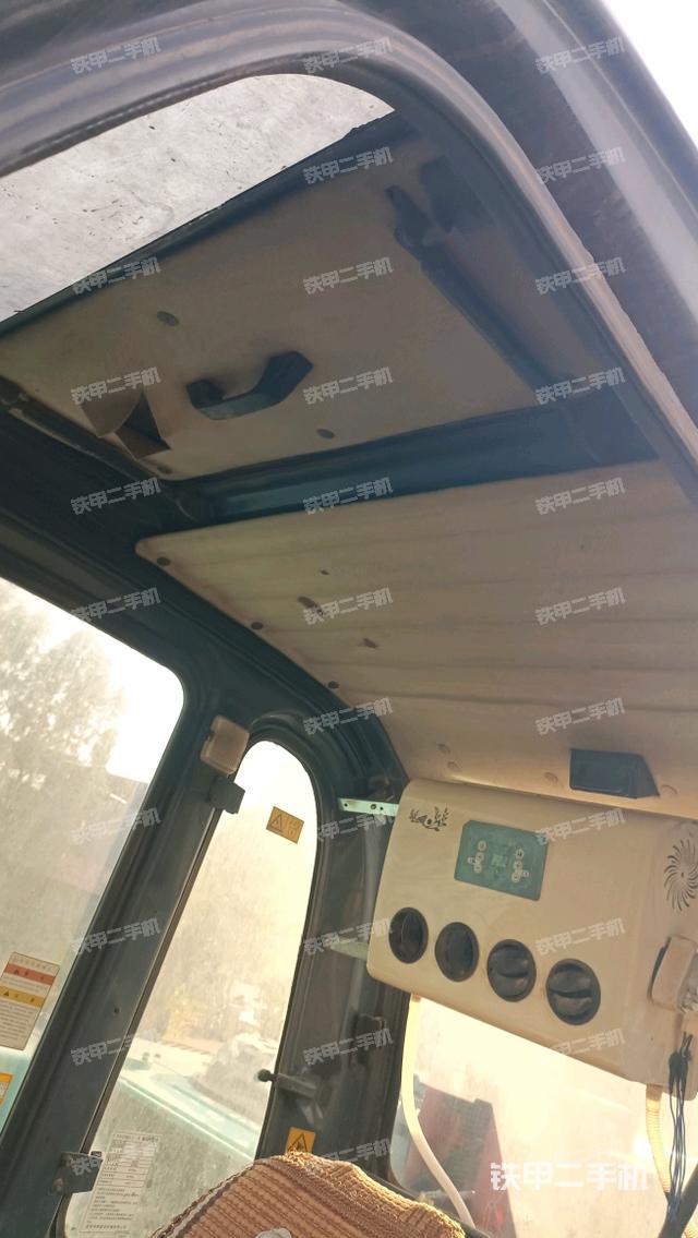 后窗玻璃角標(biāo)（駕駛室部分）