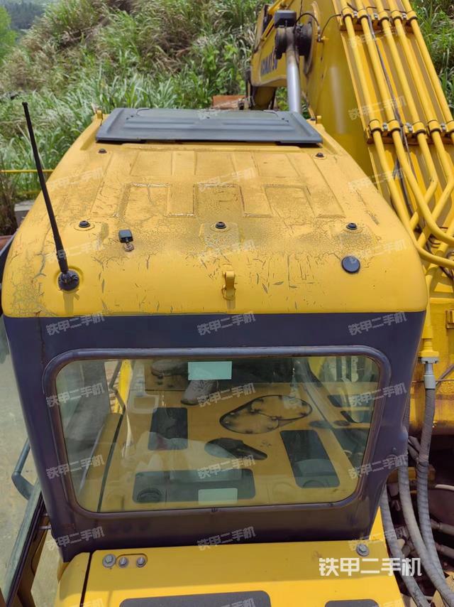 驾驶室顶部（整机外观）