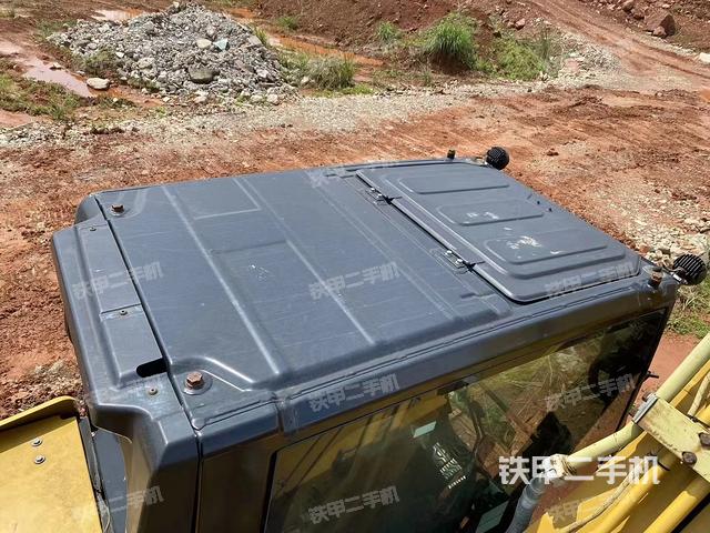 驾驶室顶部（整机外观）