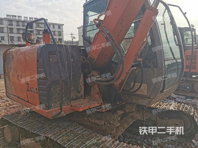 驾驶室顶部（整机外观）