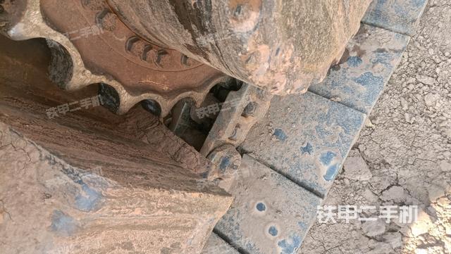 右驅(qū)動(dòng)輪（行走機(jī)構(gòu)）