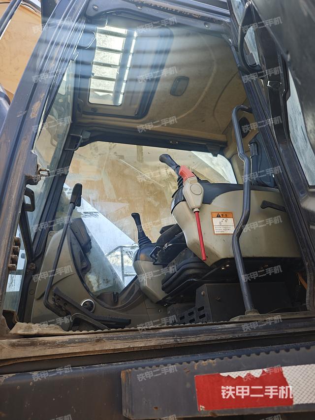 驾驶室整体（整机外观）