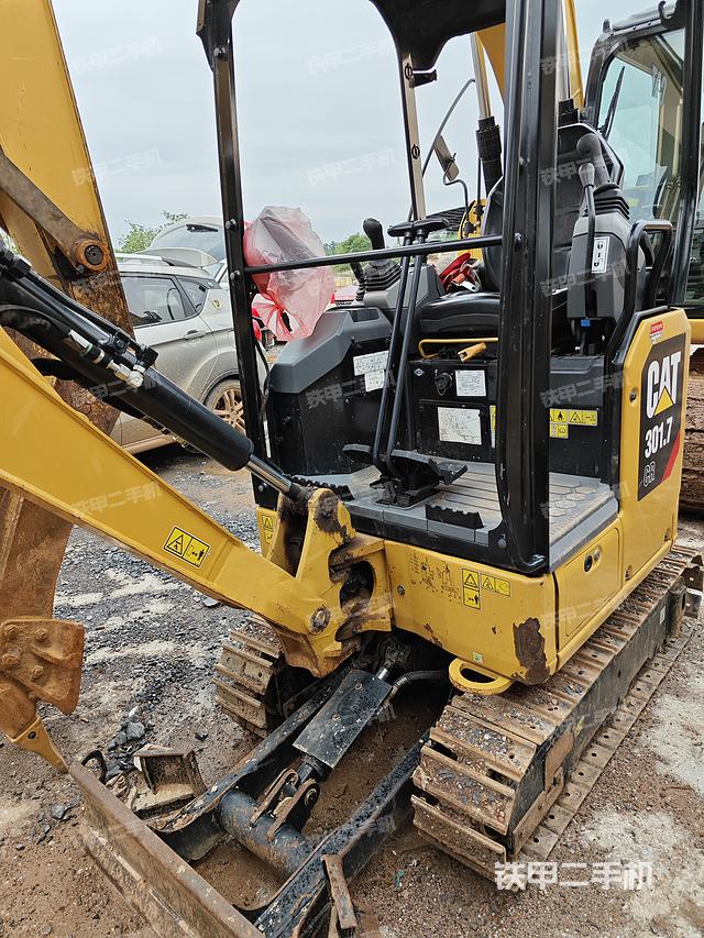 驾驶室顶部（整机外观）