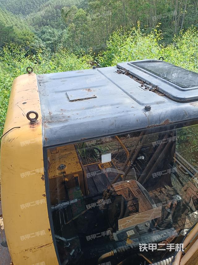 驾驶室顶部（整机外观）