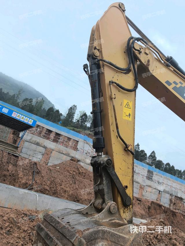 小臂整體左后（工作和回轉(zhuǎn)裝置）