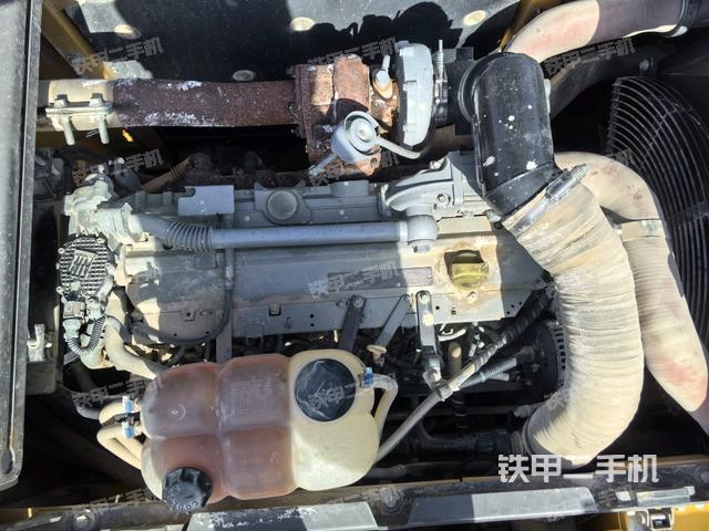 气门室盖螺丝特写(上车部件) 气门室盖螺丝特写(上车部件)