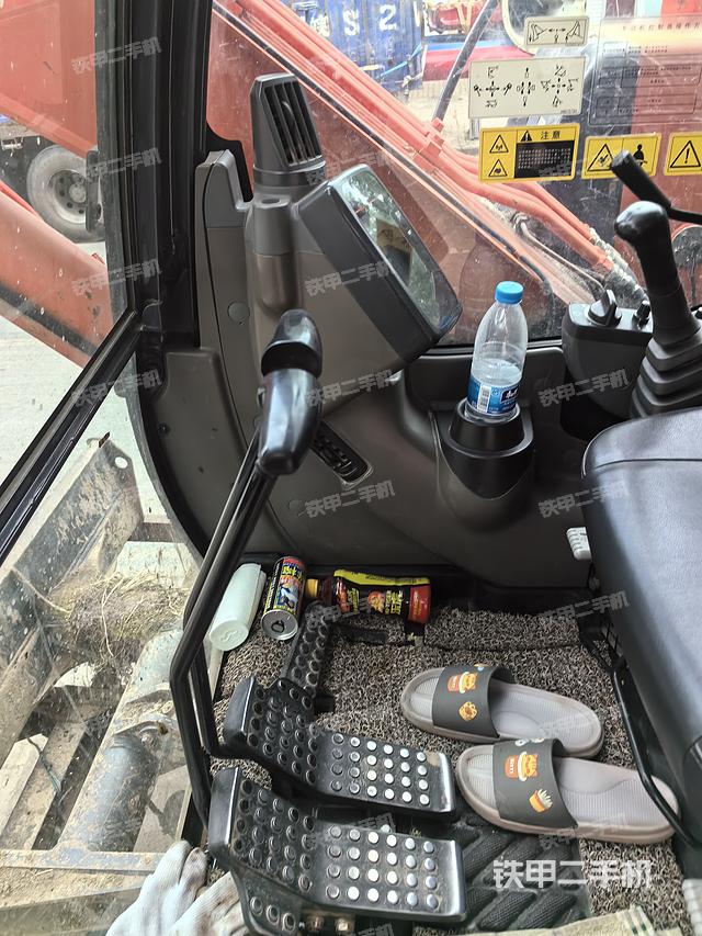 驾驶室整体（整机外观）