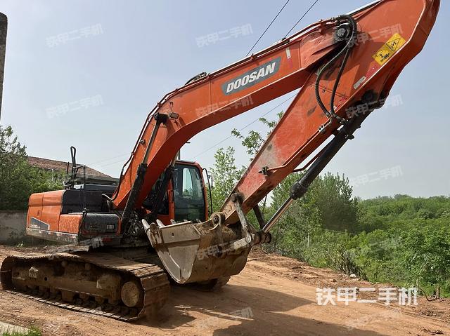 右前45(整機(jī)外觀) 右前45(整機(jī)外觀)