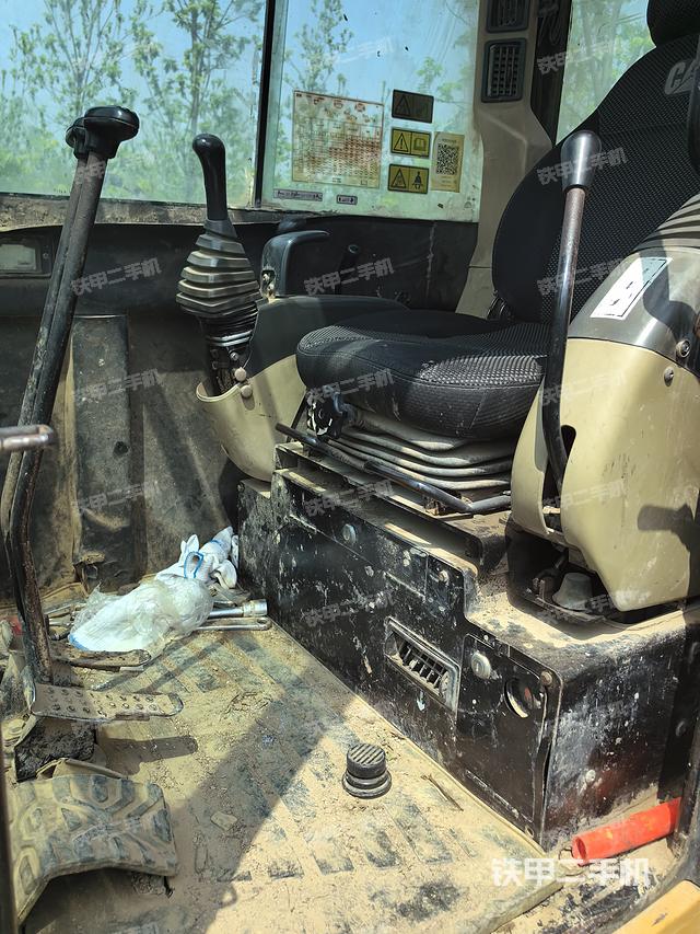 驾驶室整体（整机外观）