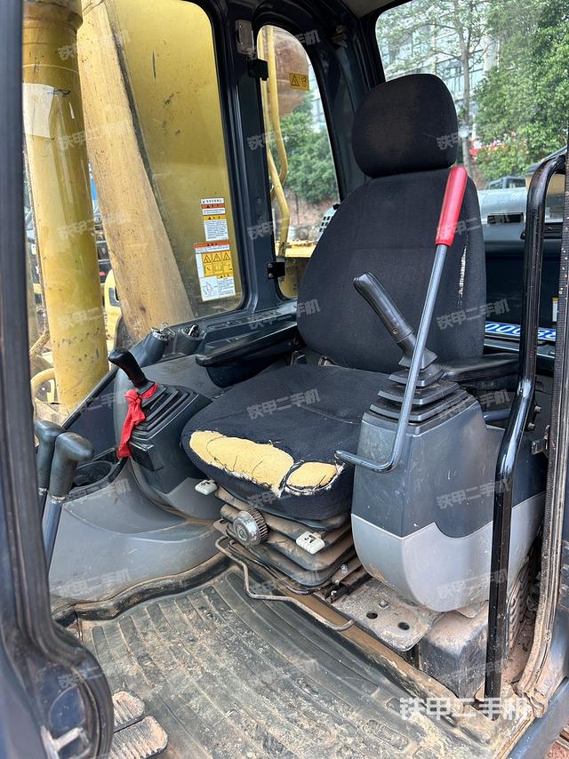 驾驶室整体（整机外观）