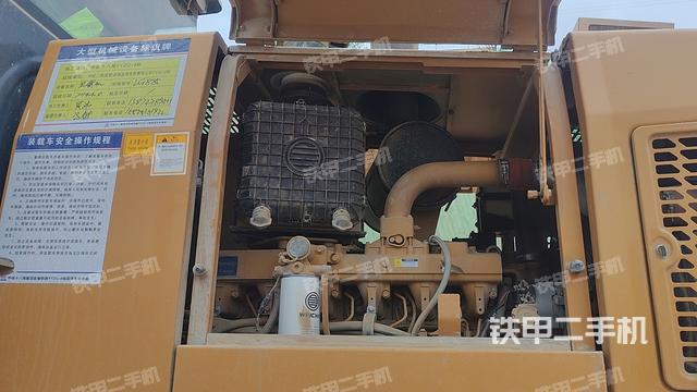 发动机左侧（整机外观及大件）