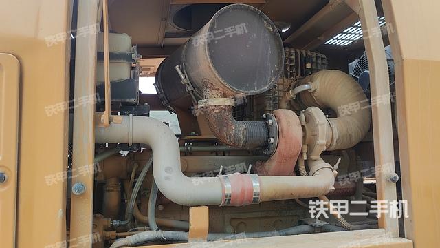 发动机右侧（整机外观及大件）