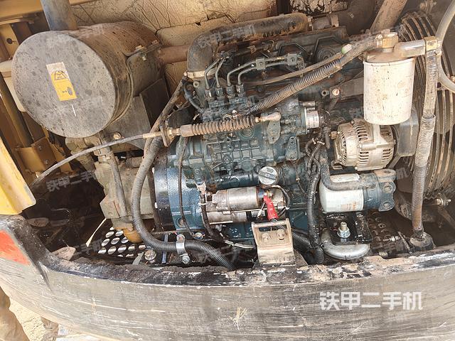 发动机整体俯视（整机外观）