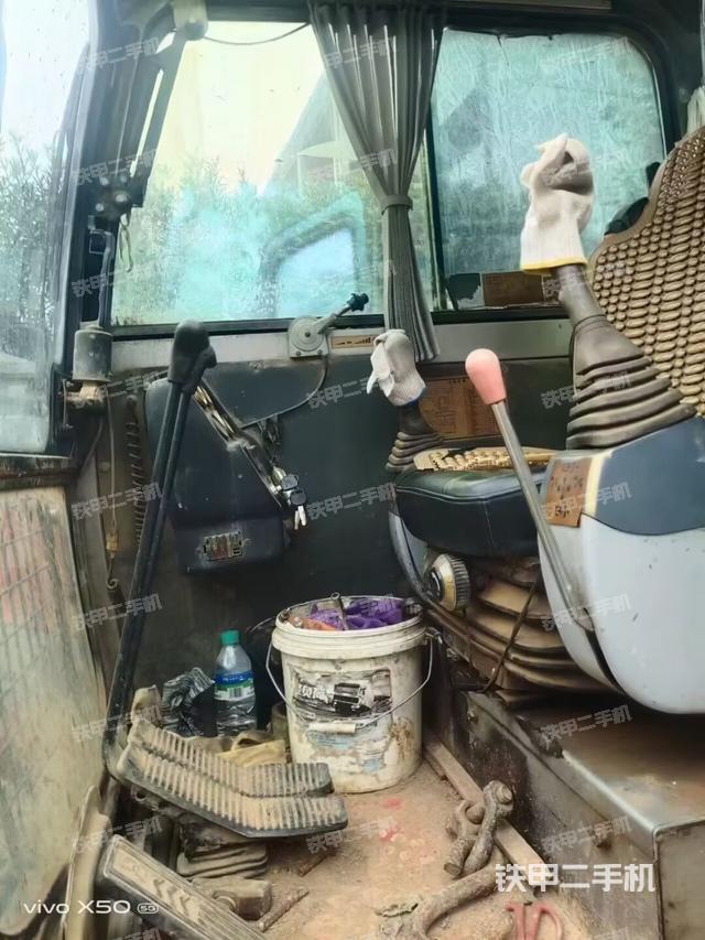 驾驶室整体（整机外观）