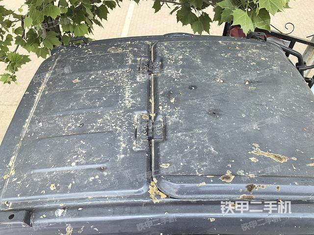 驾驶室顶部（整机外观）