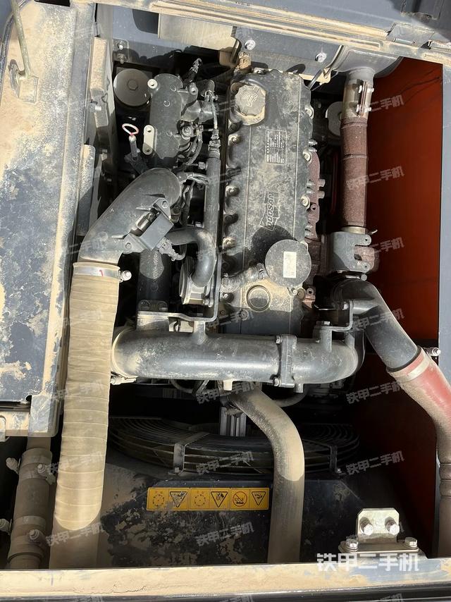 發(fā)動(dòng)機(jī)室(上車部件) 發(fā)動(dòng)機(jī)室(上車部件)