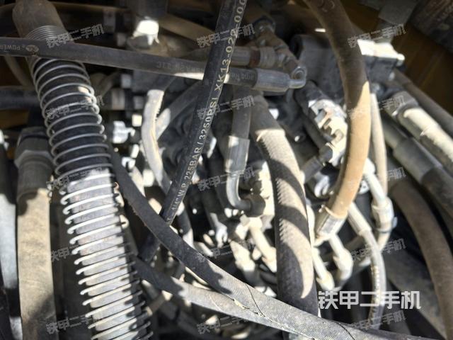 发动机室(上车部件) 发动机室(上车部件)
